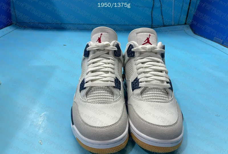 Air Jordan 4 Navy 3