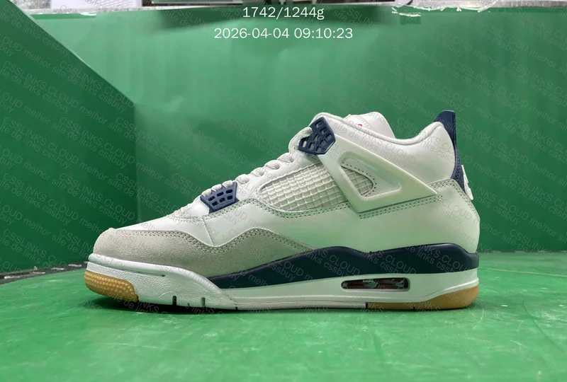 Air Jordan 4 Navy 6