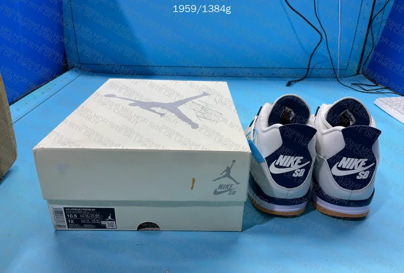 Air Jordan 4 Navy GX