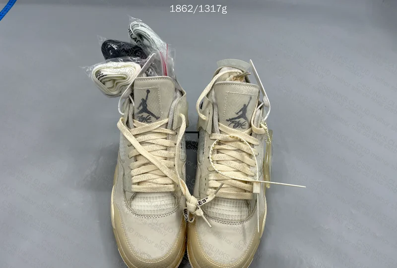 Air Jordan 4 - Off-White Sail