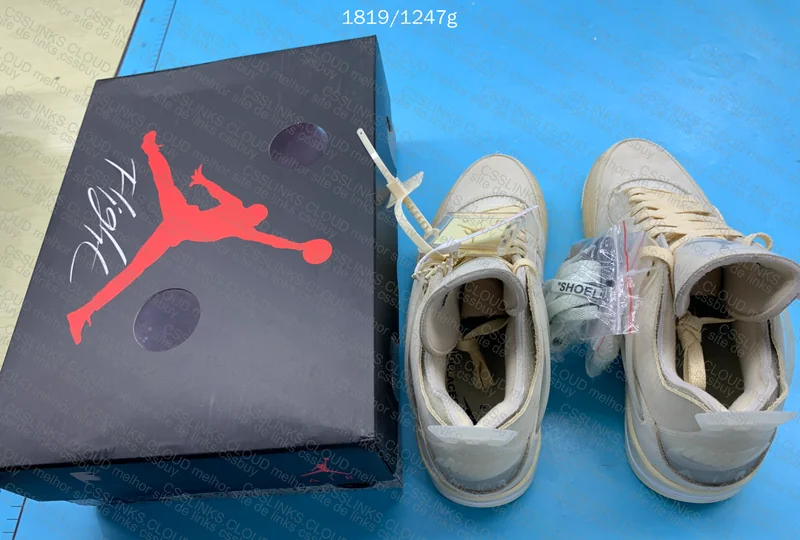 Air Jordan 4 Off White x Sail