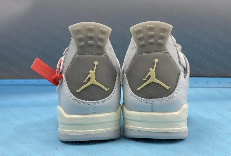 Air Jordan 4 Photon Dust 3