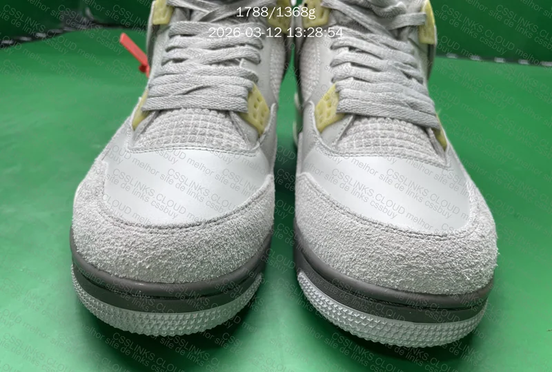 Air Jordan 4 Photon Dust 4