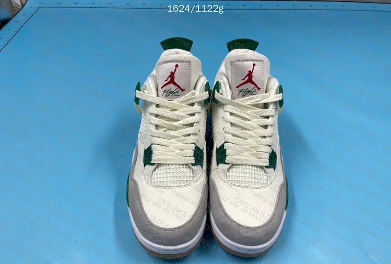Air Jordan 4 Pine Green 2
