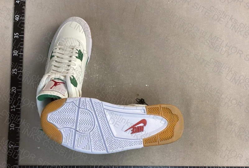 Air Jordan 4 Pine Green