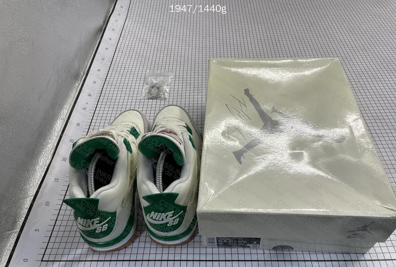 Air Jordan 4 Pine Green (Blind Box) 2