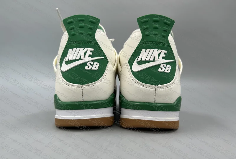 Air Jordan 4 Pine Green (Size 41) 3