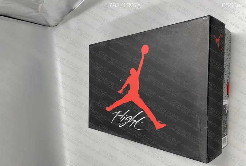 Air Jordan 4 'Red Thunder' 4