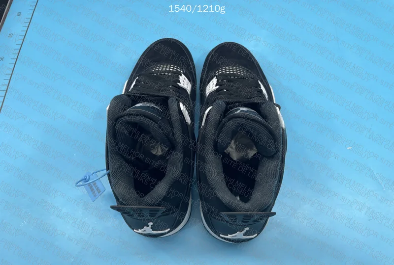 Air Jordan 4 Retro 2