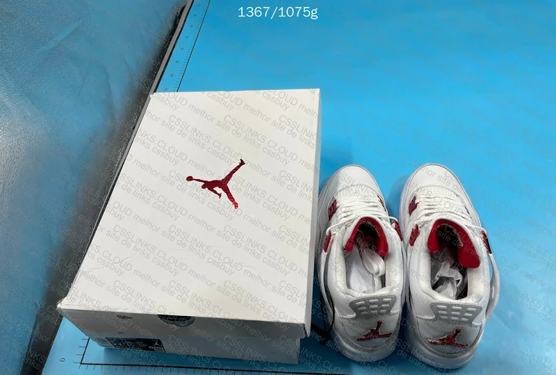 Air Jordan 4 Retro Metallic Red