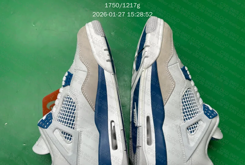Air Jordan 4 Retro Military Blue (FV5029-141) 3
