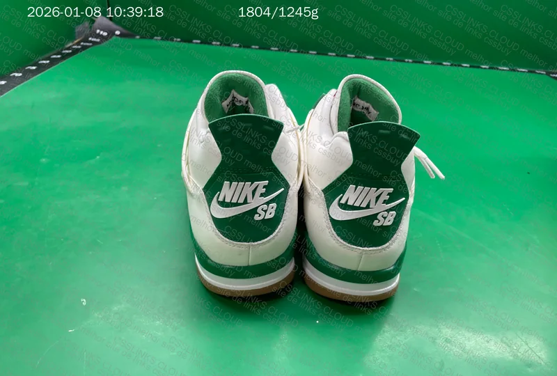 Air Jordan 4 Retro SB Pine Green (DR5415-103) 5