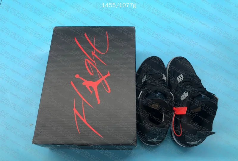 Air Jordan 4 Retro SE
