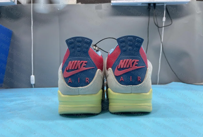 AIR Jordan 4 Retro SP 3