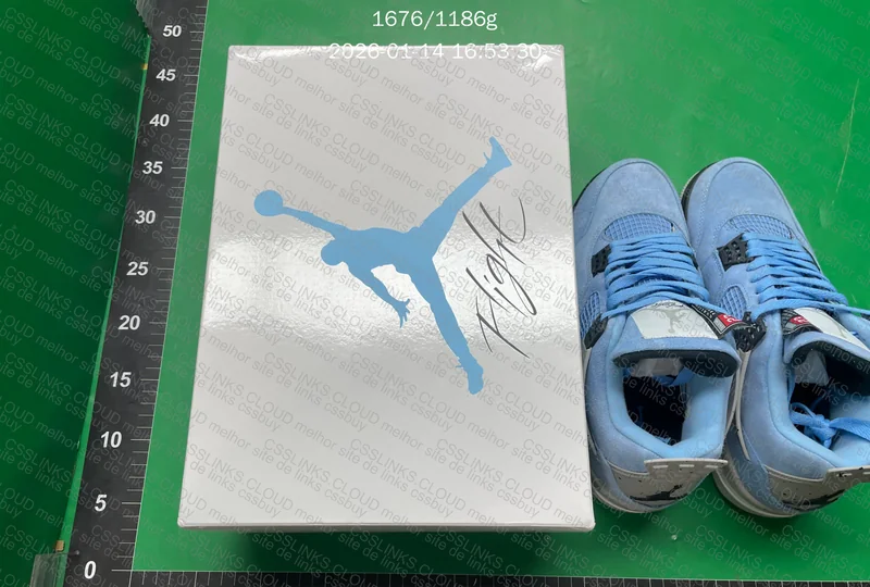 Air Jordan 4 Retro University Blue (CT8527-400)