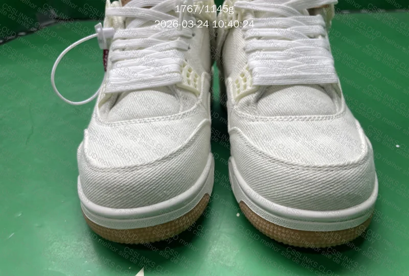 AIR JORDAN 4 RETRO X LEVI'S ' WHITE DENIM 3