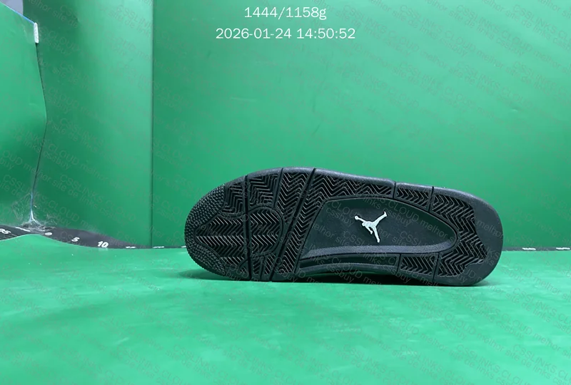 Air Jordan 4 RM 9