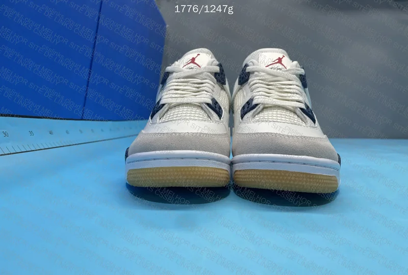 Air Jordan 4 SB Navy 2