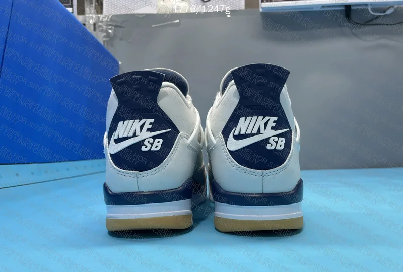 Air Jordan 4 SB Navy 3