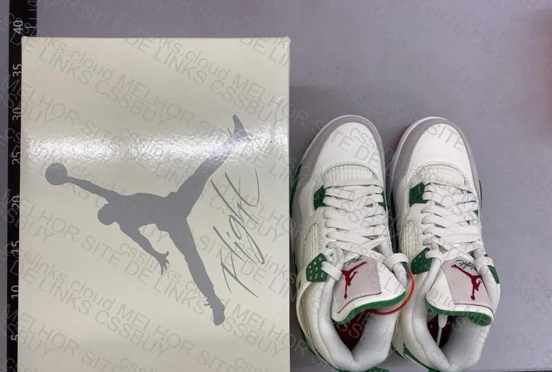 Air Jordan 4 SB - Navy and Pine Green 3