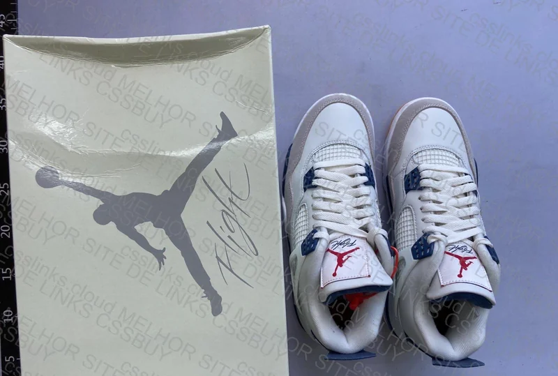Air Jordan 4 SB - Navy and Pine Green 4