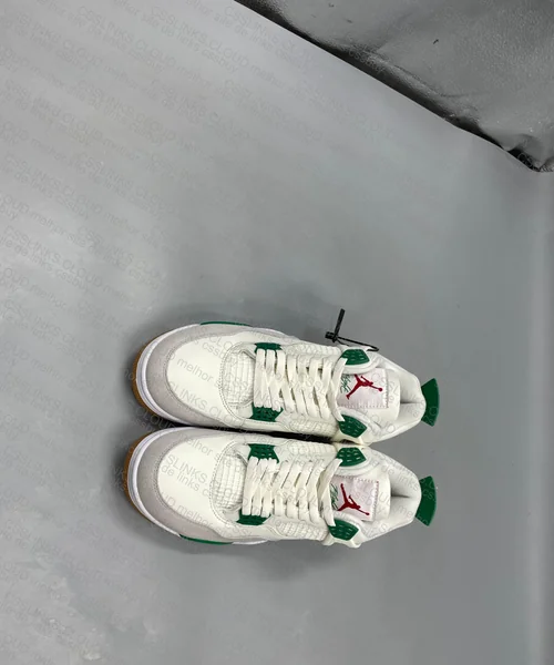 Air Jordan 4 SB Pine Green