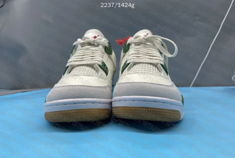 Air Jordan 4 SB Pine Green 2