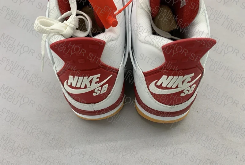 Air Jordan 4 SB Varsity Red