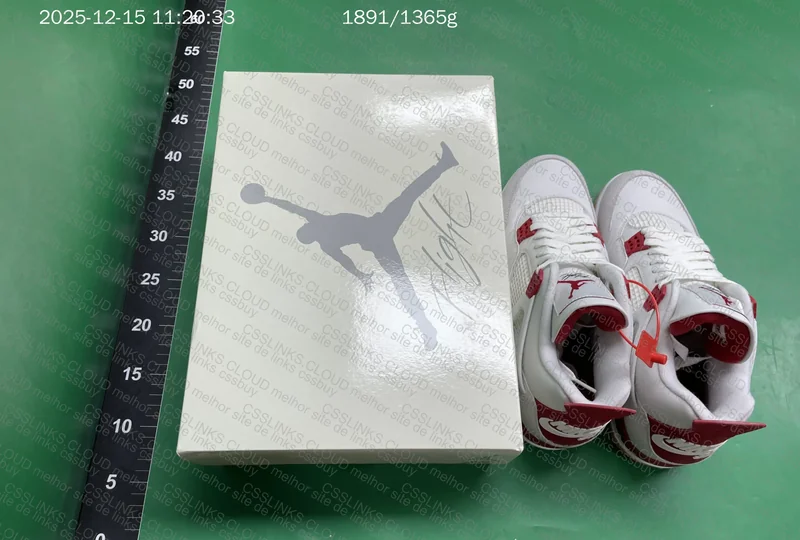 AIR JORDAN 4 SB VARSITY RED