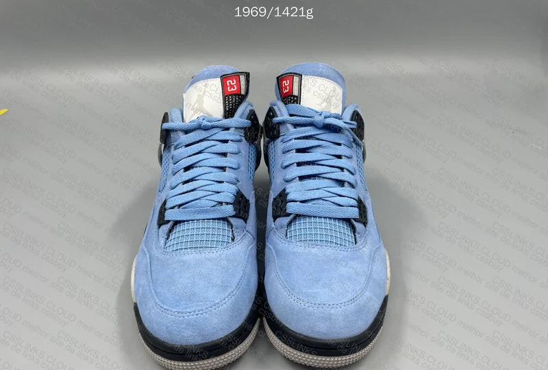 Air Jordan 4 UNC