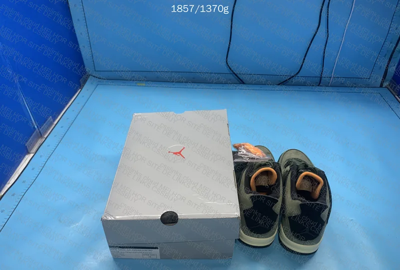 Air Jordan 4 Undefeated 2005 - GX