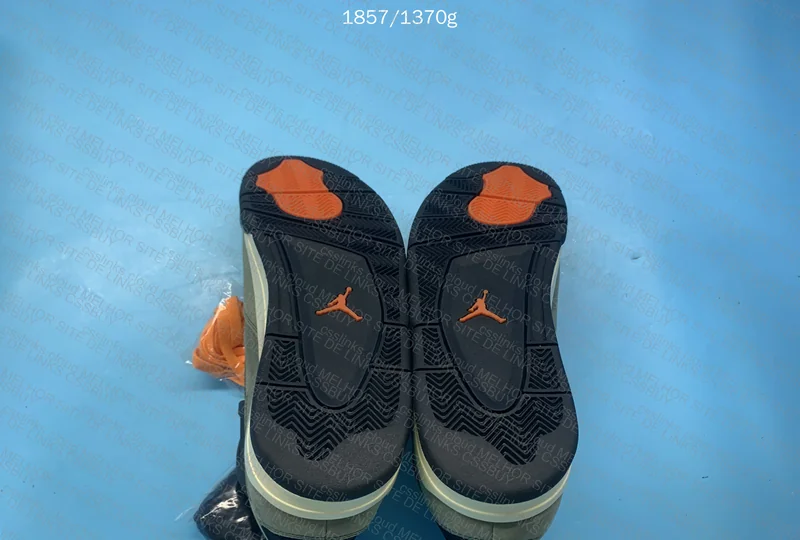Air Jordan 4 Undefeated 2005 - GX 8