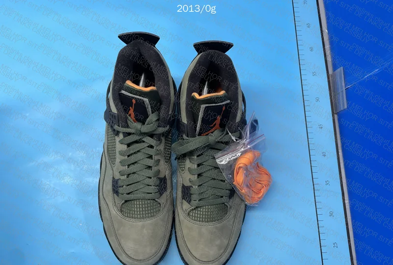Air Jordan 4 Undefeated 2005