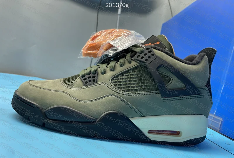 Air Jordan 4 Undefeated 2005 3