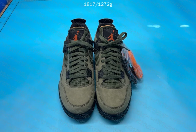 Air Jordan 4 Undefeated GX 4