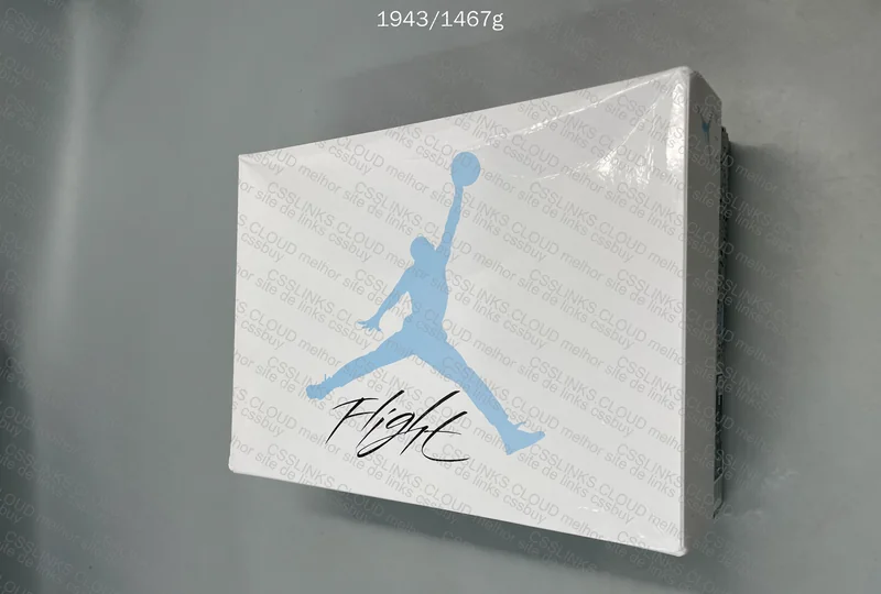 Air Jordan 4 University Blue