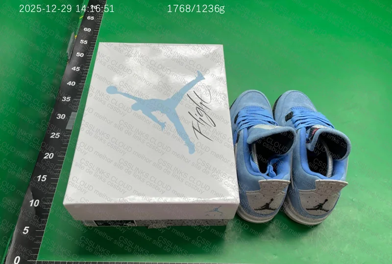 Air Jordan 4 University Blue