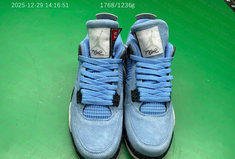 Air Jordan 4 University Blue 4