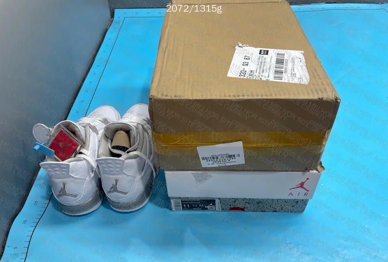 Air Jordan 4 White Oreo 5