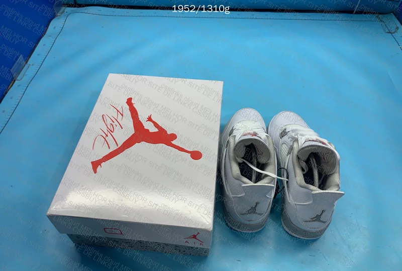 Air Jordan 4 White Oreo