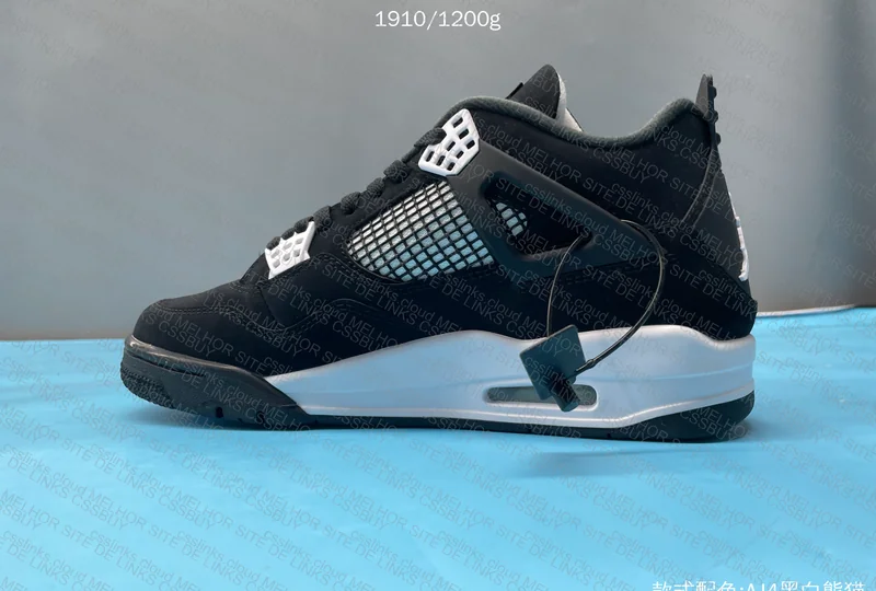Air Jordan 4 White Thunder 3