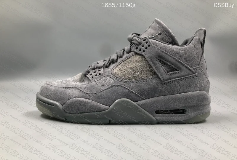 Air Jordan 4 x KAWS 4