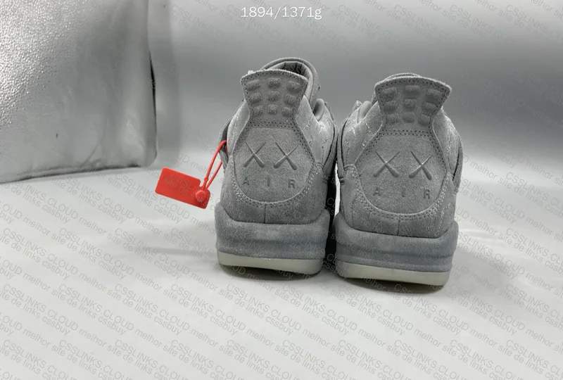 Air Jordan 4 x Kaws 3