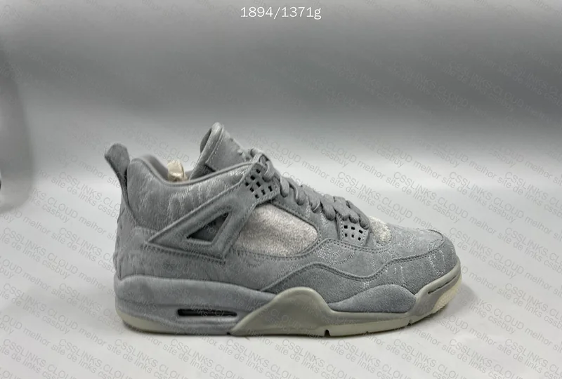 Air Jordan 4 x Kaws 4
