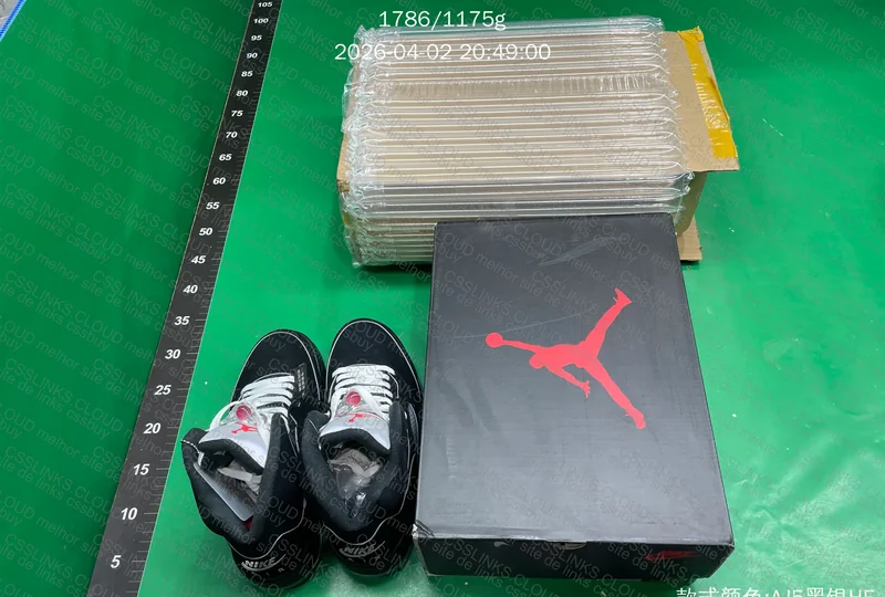 Air Jordan 5 Black Metallic (GX) 2