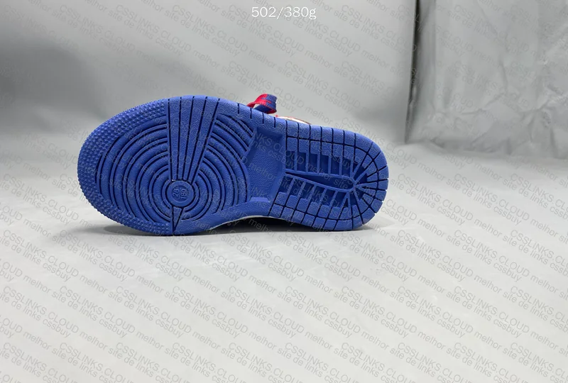 Air Jordan AJ1 (Kids) 6
