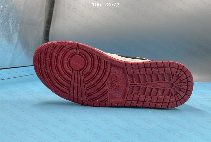 Air Jordan High 1 Chicago - 39Y 8