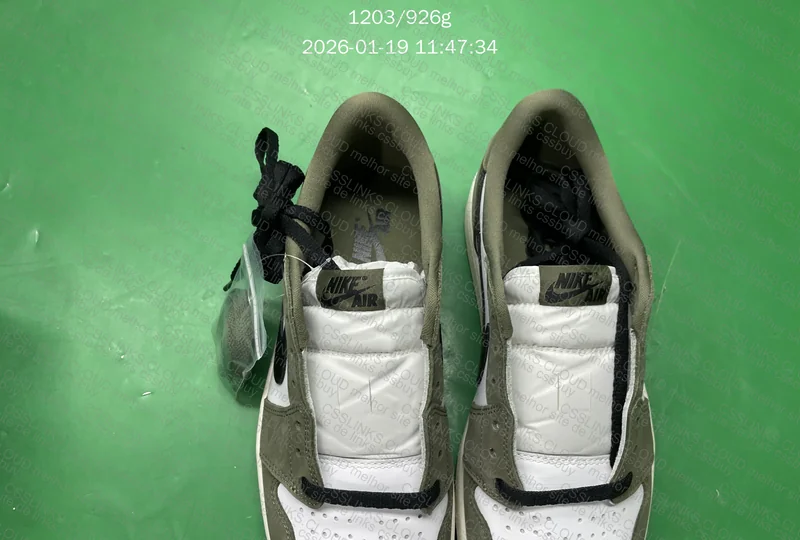Air Jordan Low Olive 3