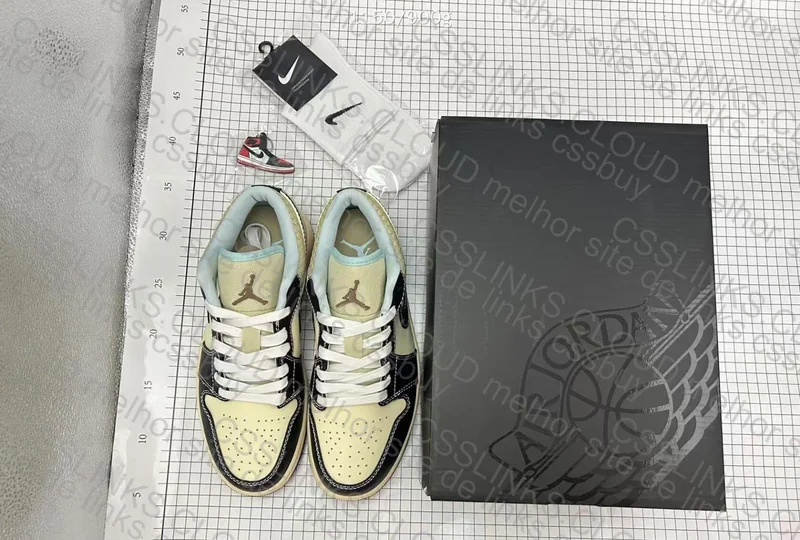 Air Jordan Low OVO 2