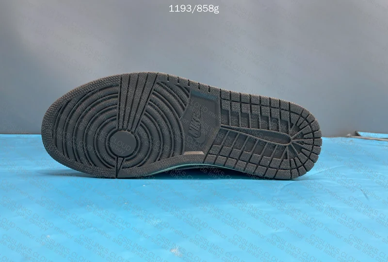 Air Jordan Low Reverse Mocha 8